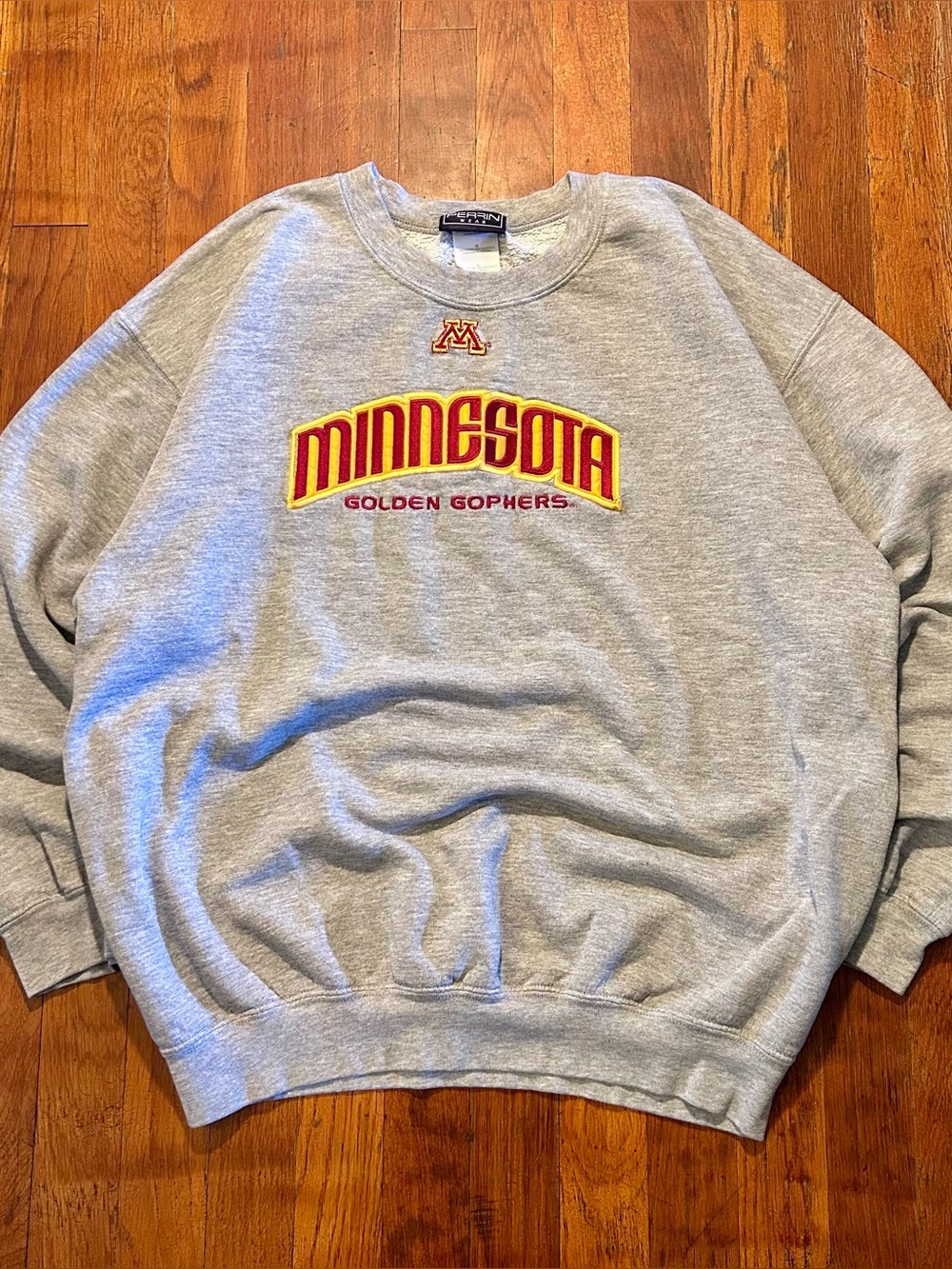 Vintage ‘90s University of Minnesota Golden Gophers Gray Crewneck Sweatshirt L